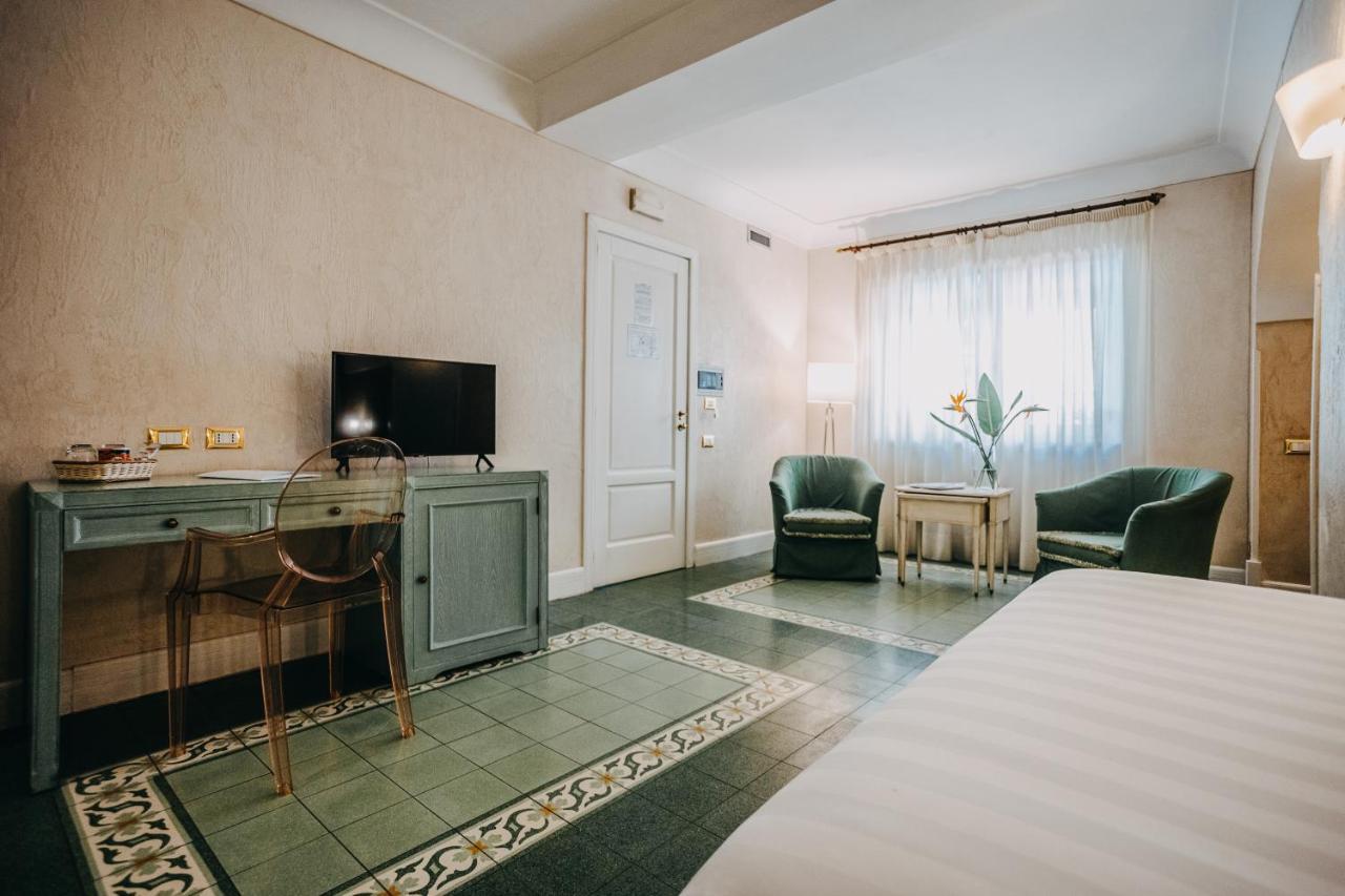 Costantinopoli 104 Otel Napoli Dış mekan fotoğraf