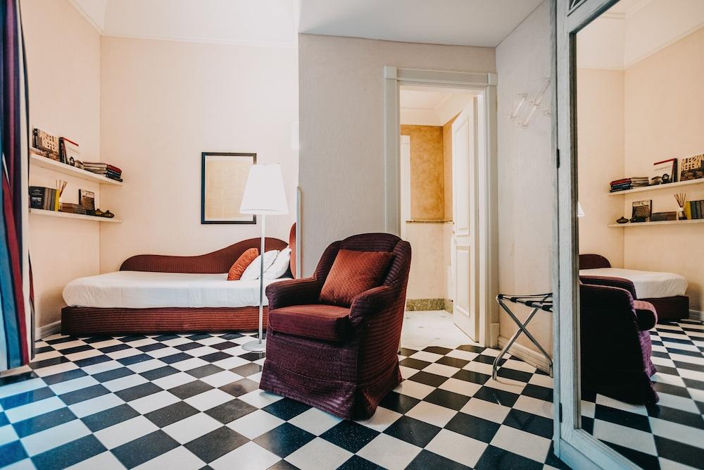 Costantinopoli 104 Otel Napoli Dış mekan fotoğraf